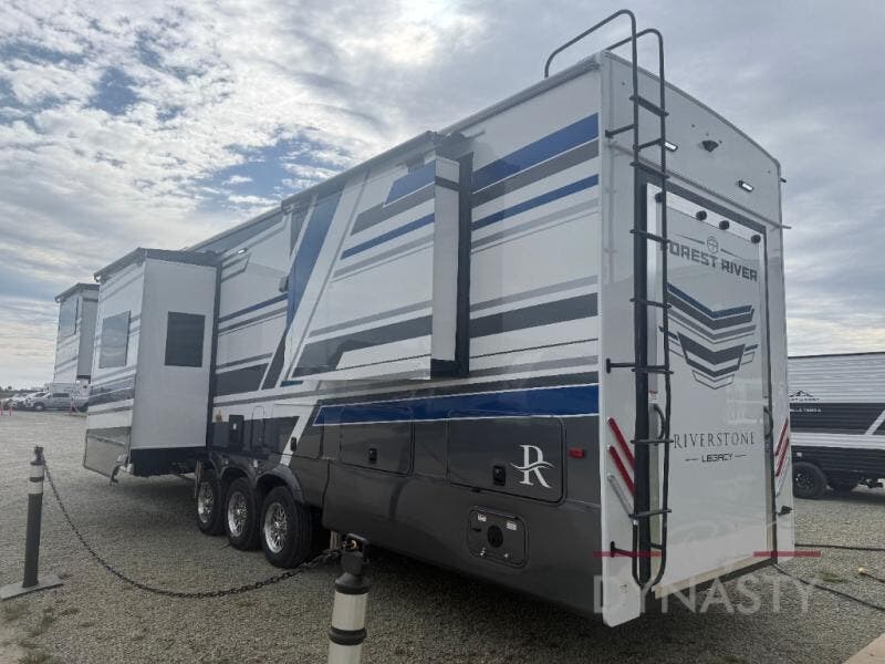2027 RiverStone 42FSKG by Forest River from RV Dynasty in Bunker Hill, Indiana