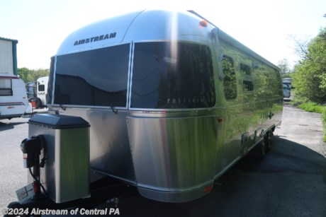 &lt;p&gt;&lt;span style=&quot;font-family: &#39;Helvetica Neue LT W01_51488890&#39;, Helvetica, Arial, sans-serif; font-size: 18px;&quot;&gt;Comfortable, connected, and capable of letting you travel anywhere while feeling like you&amp;rsquo;re &amp;ldquo;always home,&amp;rdquo; the new Airstream Pottery Barn Special Edition Travel Trailer is outfitted with all the beautiful furnishings and cozy details you&amp;rsquo;d expect from Pottery Barn.&lt;/span&gt;&lt;/p&gt;
&lt;p&gt;Interior: Oatmeal w/ Light Sea Drift Wood&lt;/p&gt;
&lt;p&gt;Rear Queen Bed&lt;/p&gt;
&lt;p&gt;Galley Kitchen w/ Convection Microwave Option&lt;/p&gt;