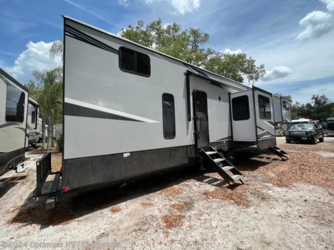 2022 Forest River Cherokee Arctic Wolf Suite 3990 RV for Sale in