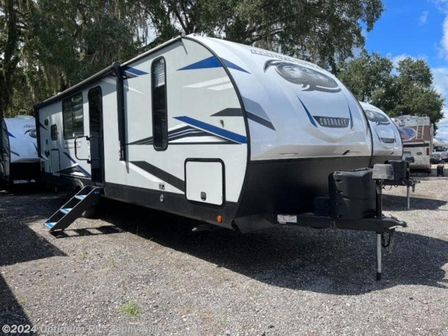 Used 2021 Forest River Cherokee Alpha Wolf 27RK-L available in Zephyrhills, Florida