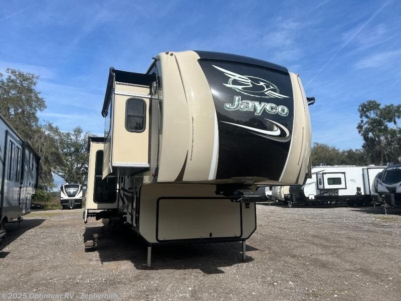 2016 Jayco Pinnacle 38FLSA RV for Sale in Zephyrhills, FL 33540