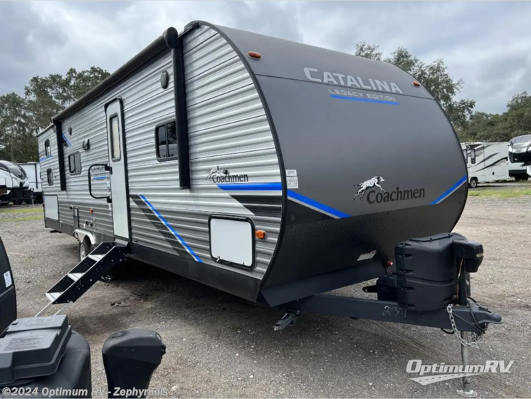 Used 2022 Coachmen Catalina Legacy 303QBCK available in Zephyrhills, Florida