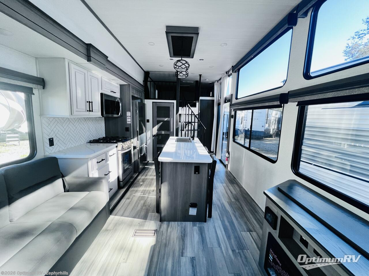 New 2025 Keystone Retreat 391CLDL available in Zephyrhills, Florida