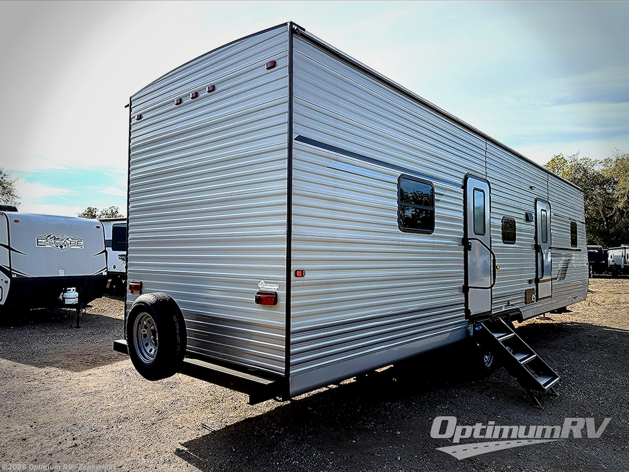 2025 HL Enterprise Hy-Line 38 Premier - New Travel Trailer For Sale by Optimum RV - Zephyrhills in Zephyrhills, Florida