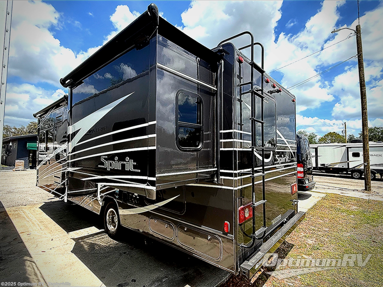 2022 Spirit 26T by Winnebago from Optimum RV - Zephyrhills in Zephyrhills, Florida