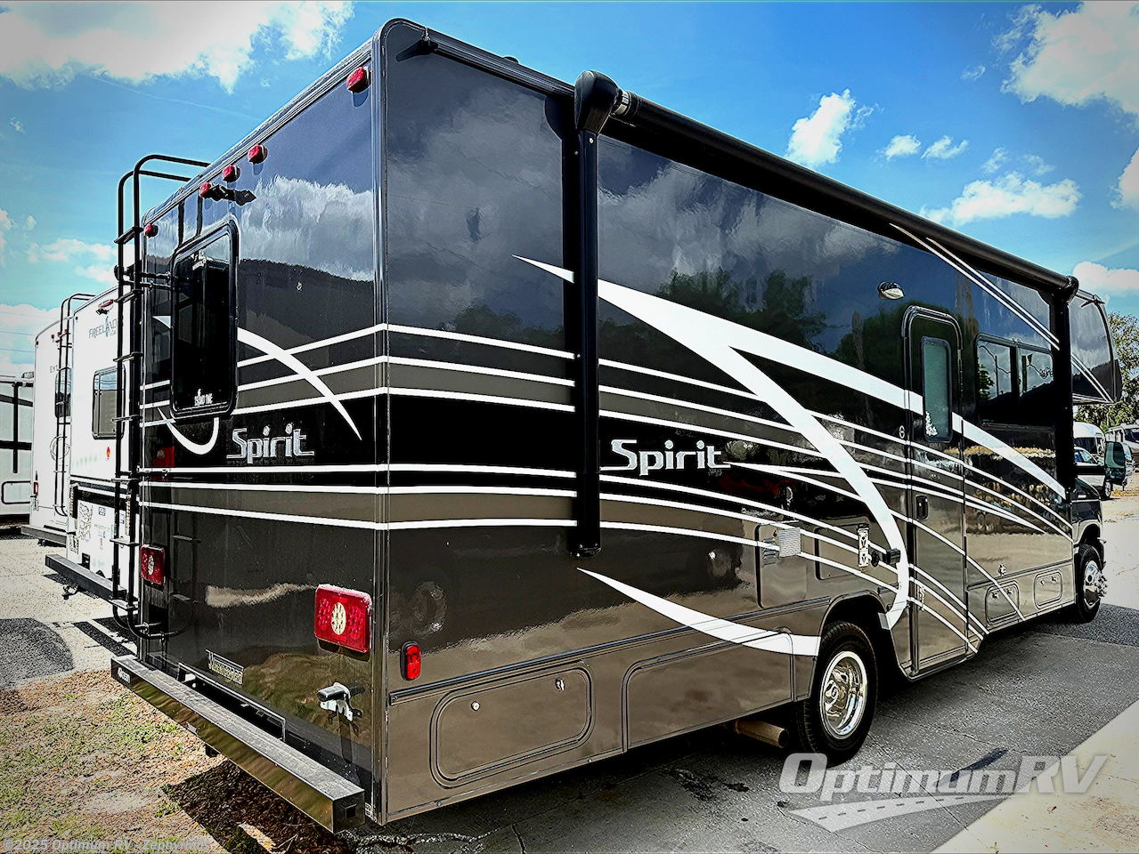 2022 Winnebago Spirit 26T - Used Class C For Sale by Optimum RV - Zephyrhills in Zephyrhills, Florida features Slideout, Awning