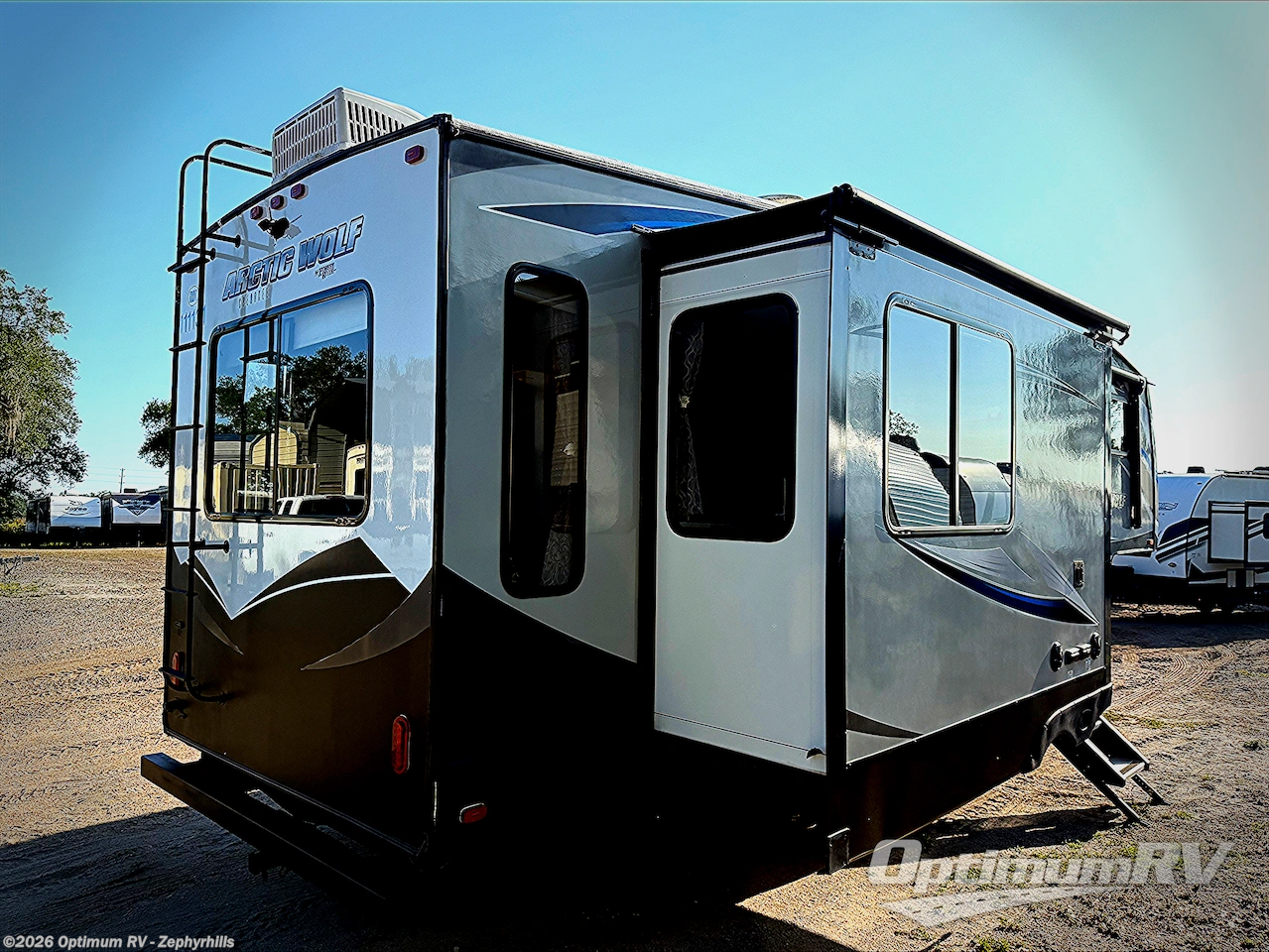 2019 Forest River Cherokee Arctic Wolf 285DRL4 - Used Fifth Wheel For Sale by Optimum RV - Zephyrhills in Zephyrhills, Florida features Awning, Slideout