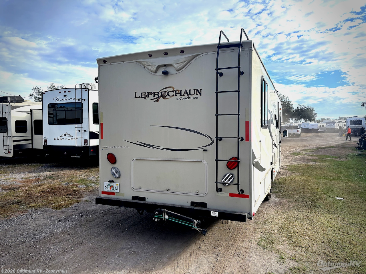 2014 Coachmen Leprechaun 319DS Ford 450 - Used Class C For Sale by Optimum RV - Zephyrhills in Zephyrhills, Florida features Slideout