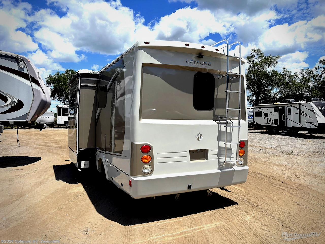 2015 Unity U24MB by Leisure Travel from Optimum RV - Zephyrhills in Zephyrhills, Florida