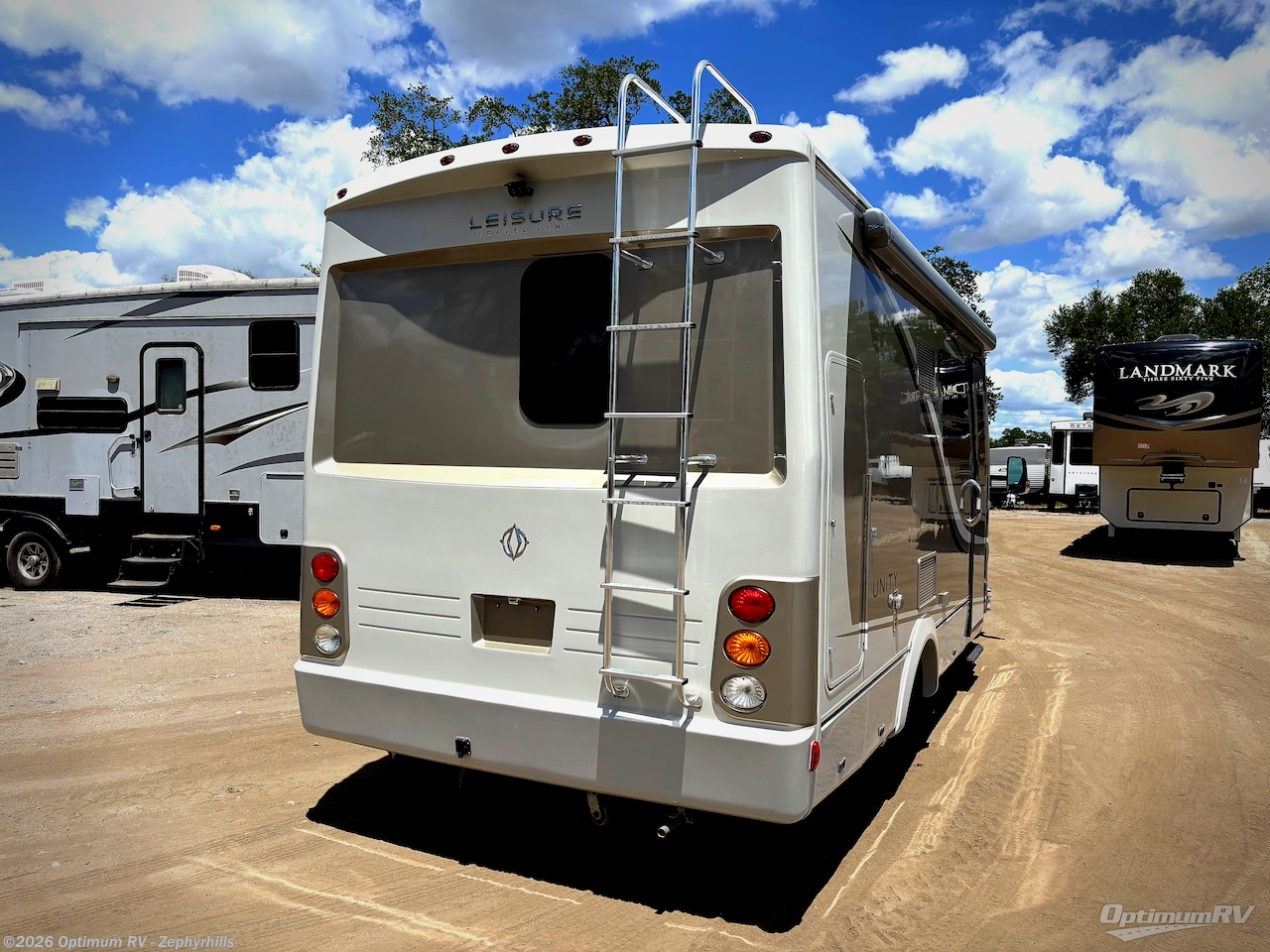 2015 Leisure Travel Unity U24MB - Used Class B For Sale by Optimum RV - Zephyrhills in Zephyrhills, Florida features Slideout