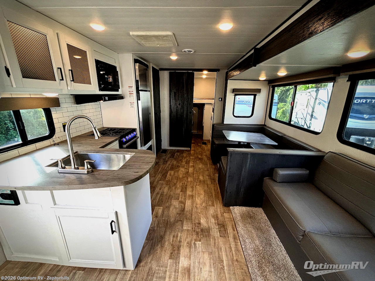Used 2022 Keystone Hideout 32LBH available in Zephyrhills, Florida