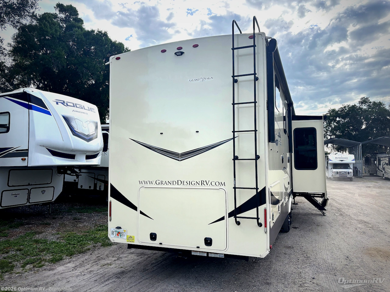 2021 Grand Design Solitude 380FL - Used Fifth Wheel For Sale by Optimum RV - Zephyrhills in Zephyrhills, Florida features Slideout, Awning