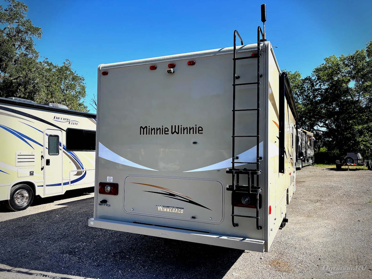 2019 Winnebago Minnie Winnie 31K - Used Class C For Sale by Optimum RV - Zephyrhills in Zephyrhills, Florida features Slideout, Awning