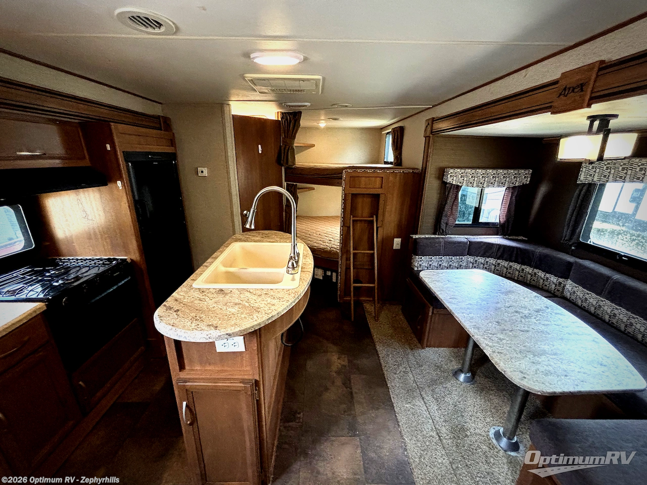 Used 2016 Coachmen Apex Ultra-Lite 259BHSS available in Zephyrhills, Florida