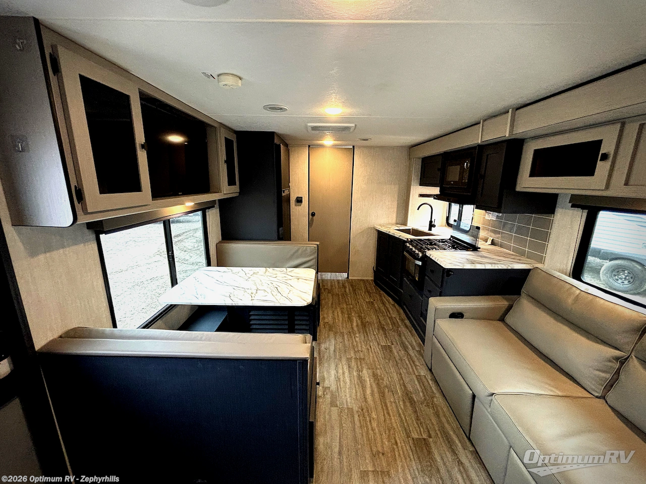 Used 2024 Coachmen Apex Ultra-Lite 251RBK available in Zephyrhills, Florida