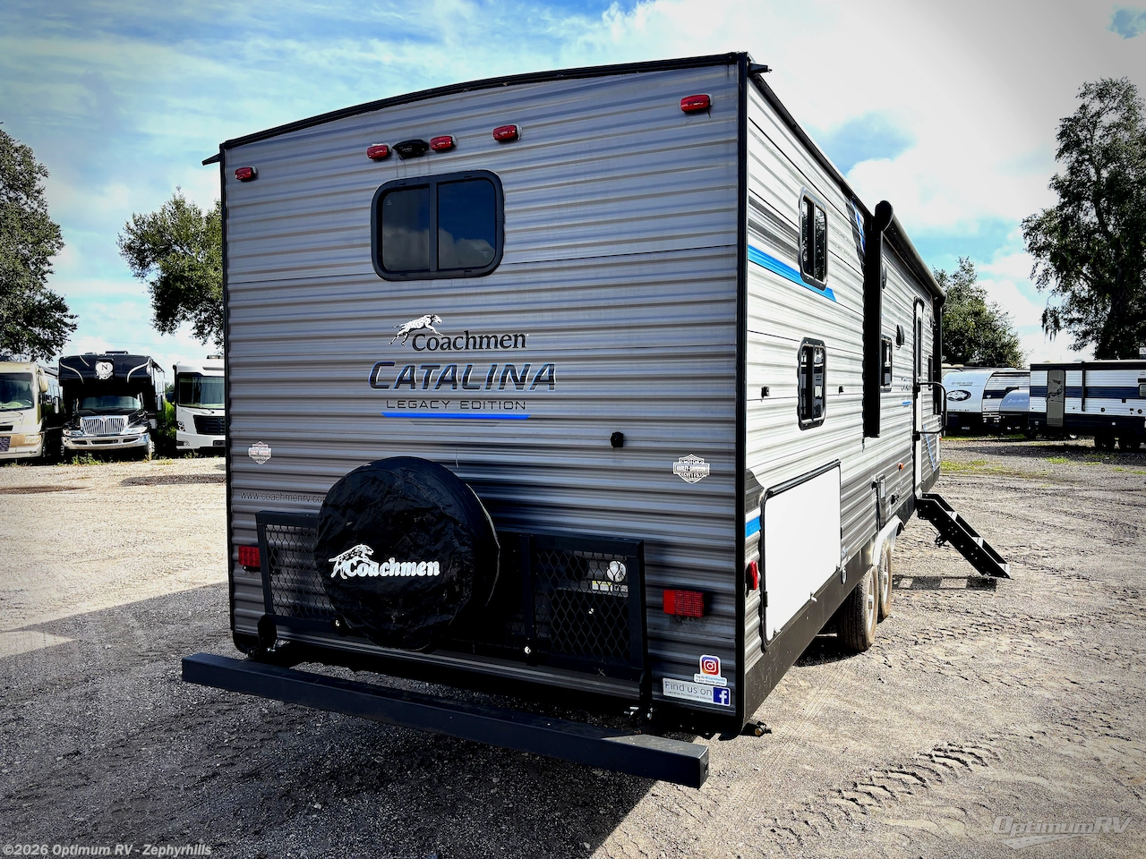 2022 Coachmen Catalina Legacy 303QBCK - Used Travel Trailer For Sale by Optimum RV - Zephyrhills in Zephyrhills, Florida features Slideout, Awning