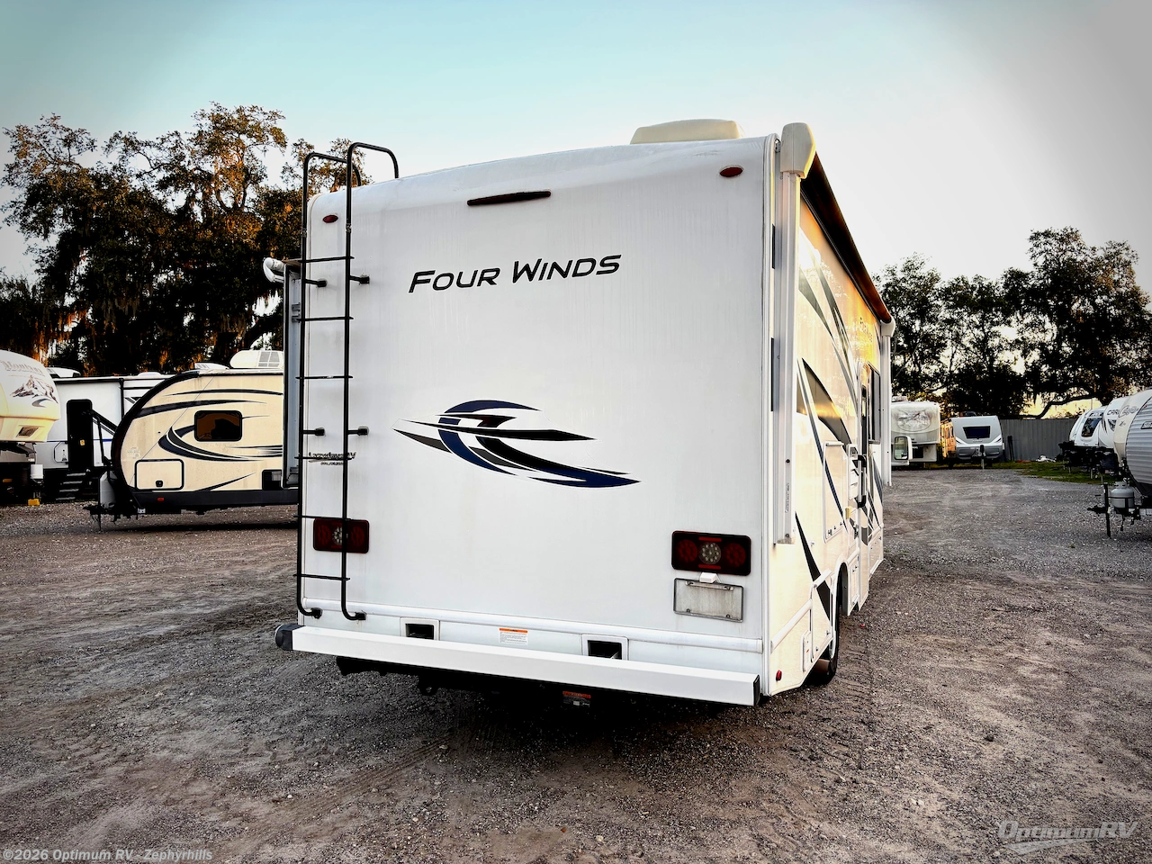 2022 Thor Four Winds 27R - Used Class C For Sale by Optimum RV - Zephyrhills in Zephyrhills, Florida features Awning, Slideout