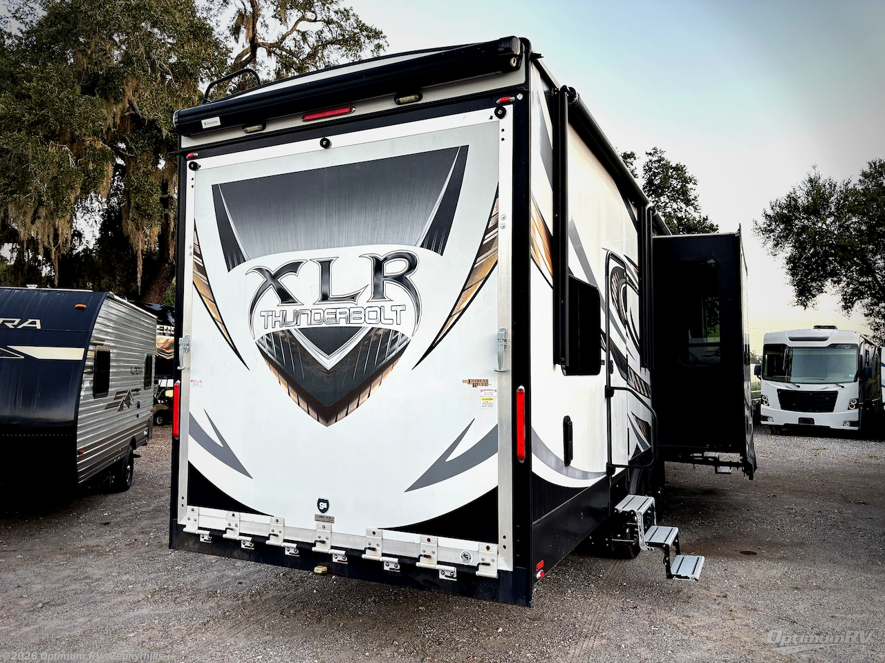 2015 Forest River XLR Thunderbolt 375AMP - Used Fifth Wheel For Sale by Optimum RV - Zephyrhills in Zephyrhills, Florida features Slideout