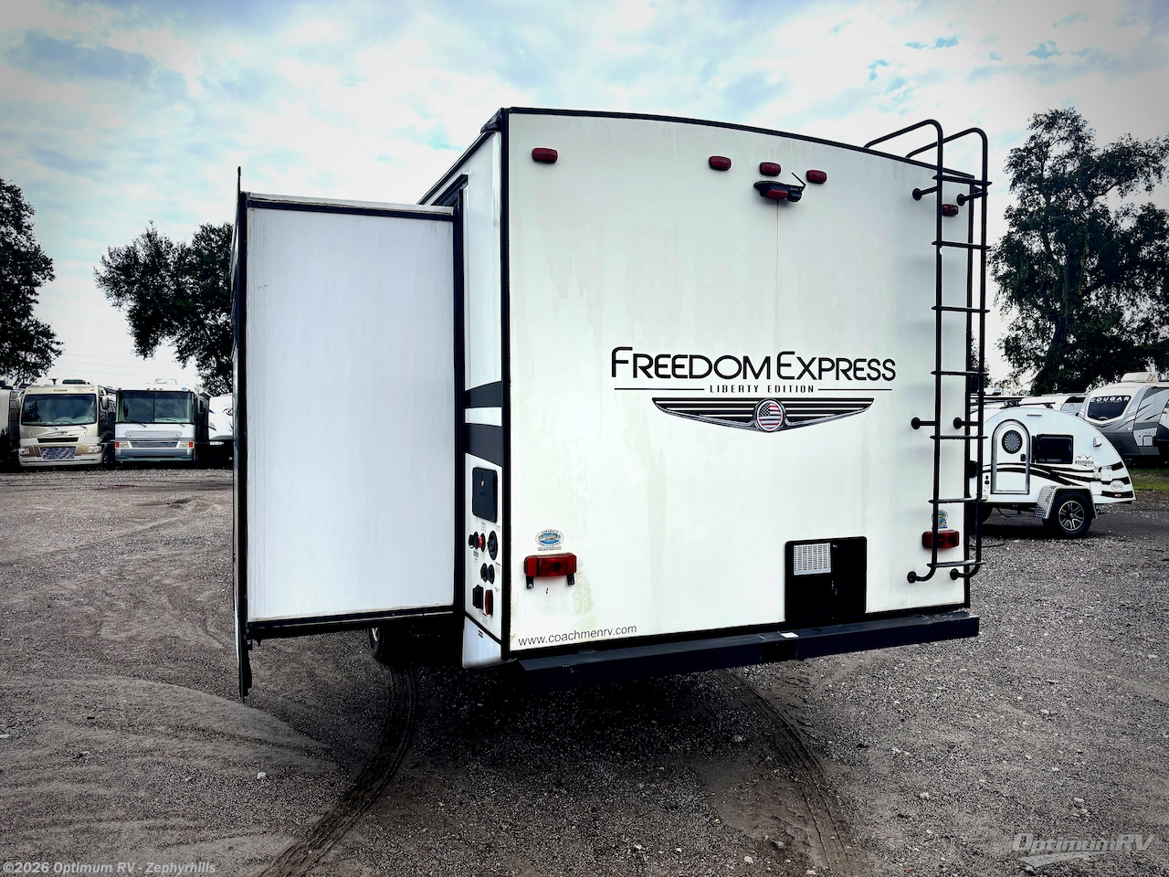 2020 Freedom Express Liberty Edition 320BHDSLE by Coachmen from Optimum RV - Zephyrhills in Zephyrhills, Florida