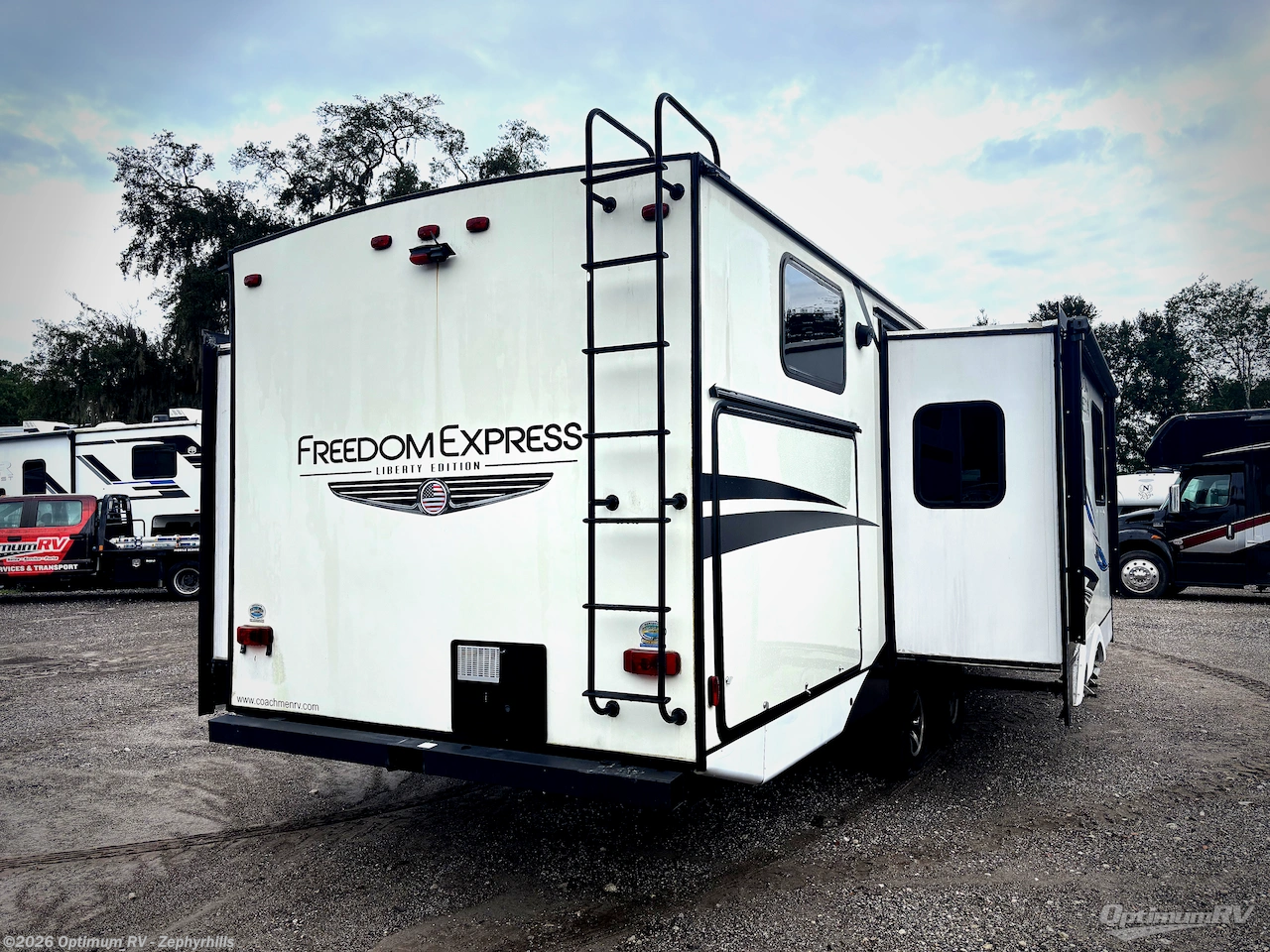 2020 Coachmen Freedom Express Liberty Edition 320BHDSLE - Used Travel Trailer For Sale by Optimum RV - Zephyrhills in Zephyrhills, Florida features Slideout, Awning