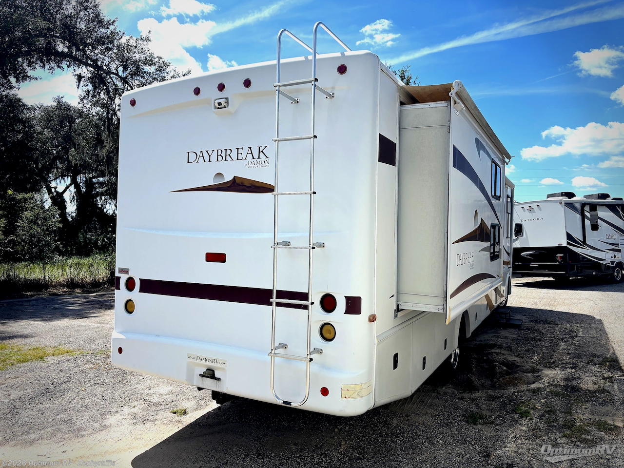 2008 Damon Daybreak 3276 - Used Class A For Sale by Optimum RV - Zephyrhills in Zephyrhills, Florida features Slideout
