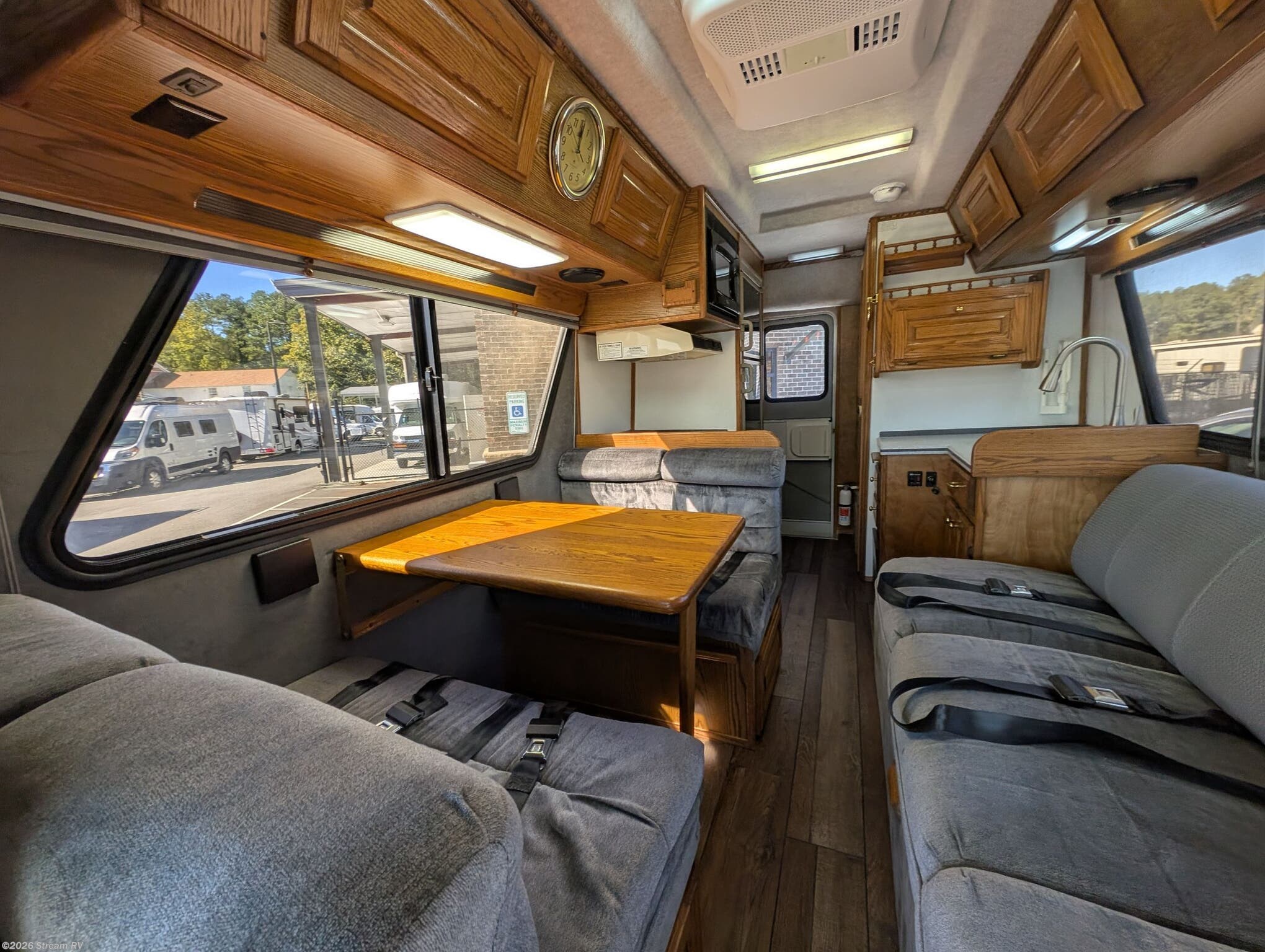 2000 Chinook Concourse XL - Used Class C For Sale by Stream RV in Creedmoor, North Carolina