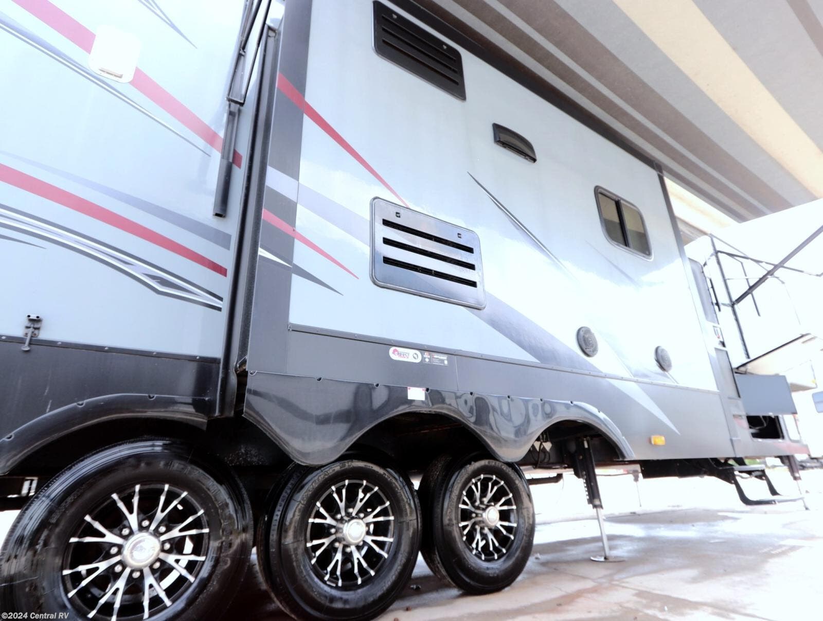 2015 Heartland RV Road Warrior RW 415 for Sale in Ottawa ...