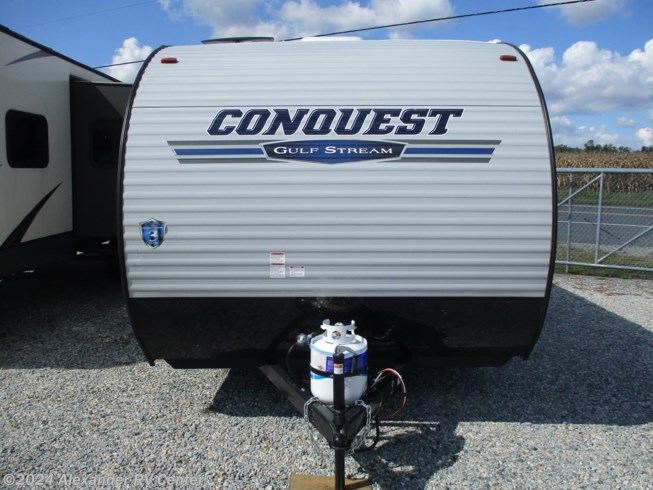 2021 Gulf Stream Conquest Super Lite 199DD - Used Travel Trailer For Sale by Alexander RV Center in Clayton, Delaware features Medicine Cabinet, External Shower, Awning, Bunk Beds, Power Awning