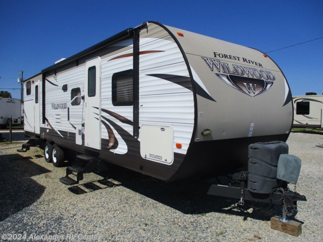 Used 2016 Forest River Wildwood 32BHDS available in Clayton, Delaware