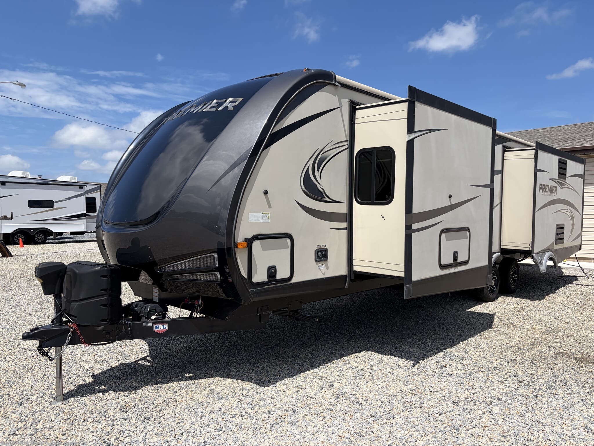 2019 Keystone Premier 34RIPR - Used Travel Trailer For Sale by Alexander RV & Trailer Center in Clayton, Delaware features Propane, Island Kitchen, Pass Thru Storage, TV Antenna, Fiberglass Sidewalls