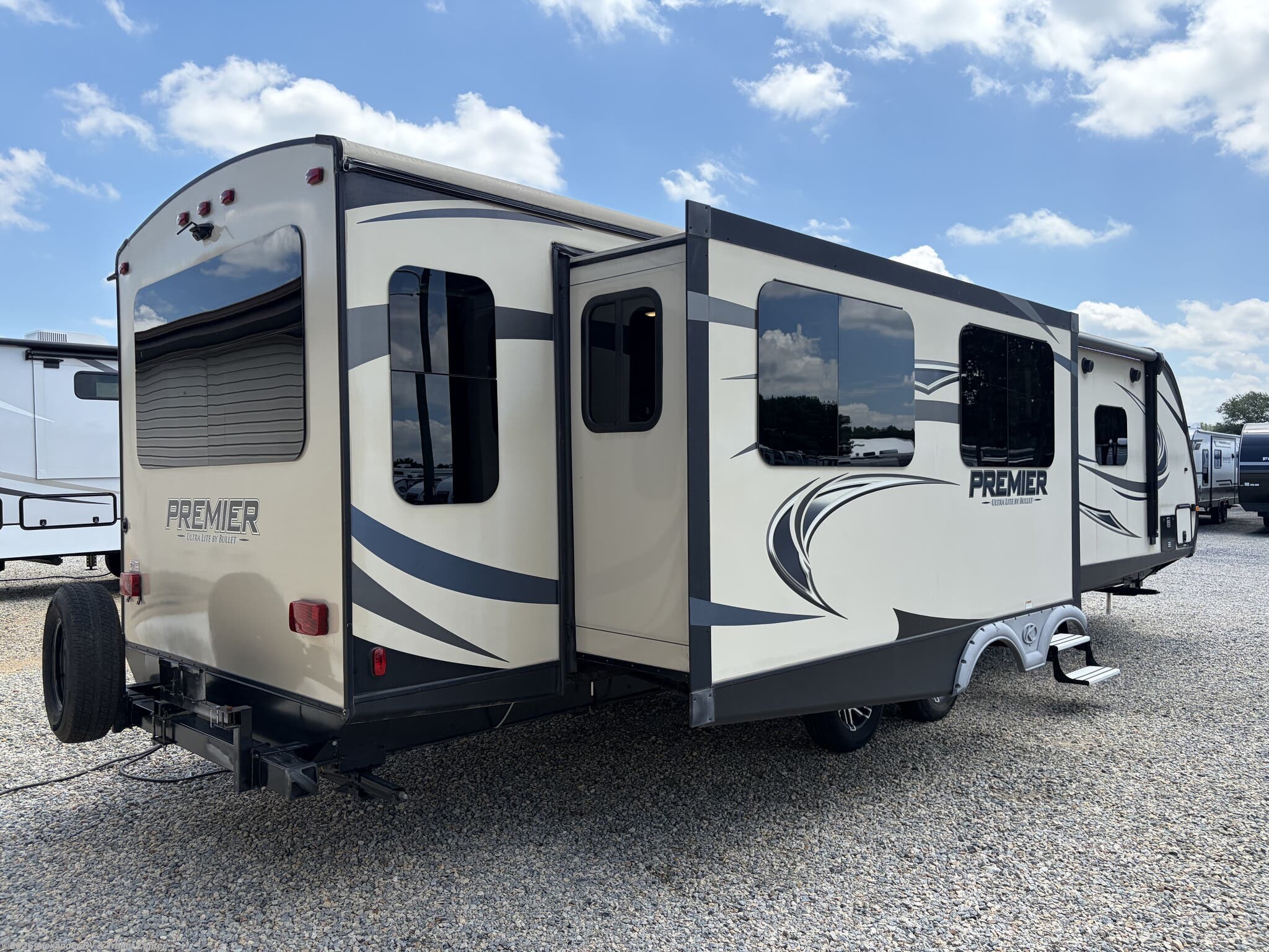Used 2019 Keystone Premier 34RIPR available in Clayton, Delaware