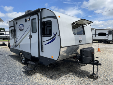 &lt;p&gt;**ONE OWNER!** LITE-WEIGHT COUPLES TRAILER WITH DINETTE SLIDE OUT! FRONT KITCHEN WITH LOOK-OUT WINDOW, REAR QUEEN BED, WET BATH, MANUAL AWNING, LOTS OF STORAGE AND SOLAR PREPPED!&amp;nbsp;&lt;/p&gt;