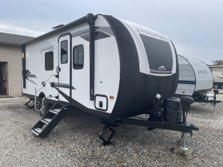 &lt;p&gt;&lt;strong&gt;LIKE NEW!! LUXURY FAMILY CAMPER! LOTS OF STORAGE, POWER AWNING, 1 SLIDE OUT, MURPHY BED, BOOTH DINETTE, SINGLE OVER SINGLE BUNK BEDS, NICE REAR BATH AND MUCH MORE!&lt;/strong&gt;&lt;/p&gt;