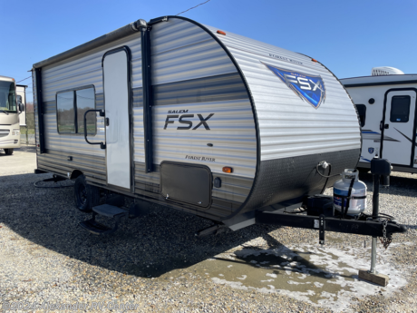 &lt;p&gt;&lt;strong&gt;LITE-WEIGHT!! ONLY 3,004 LBS! MURPHY BED, LARGE REAR BATH, BOOTH DINETTE, POWER AWNING AND SLEEPS 4 PEOPLE! GREAT COUPLES TRAILER!&lt;/strong&gt;&lt;/p&gt;