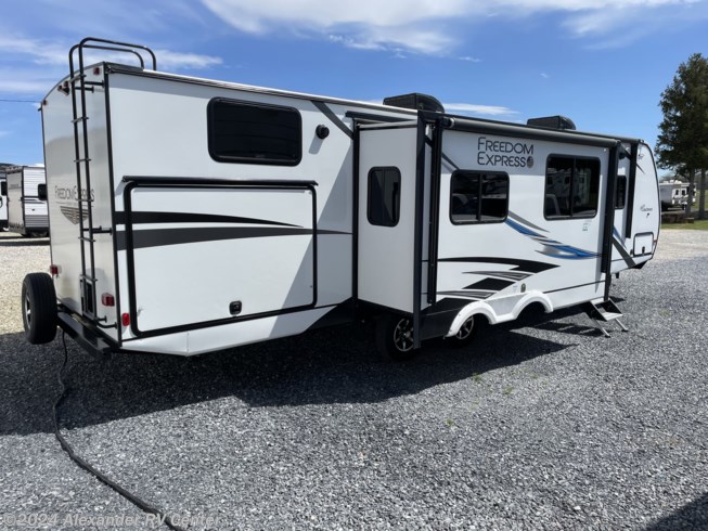 2021 Freedom Express Liberty Edition 326BHDSLE by Coachmen from Alexander RV Center in Clayton, Delaware