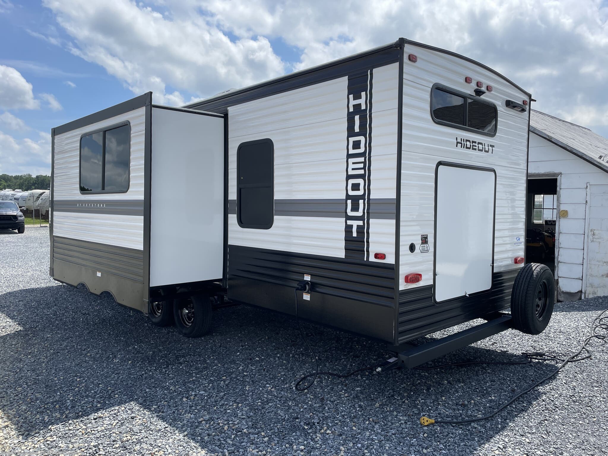 2025 Hideout East 28BUS by Keystone from Alexander RV & Trailer Center in Clayton, Delaware