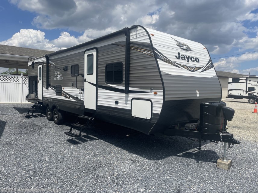 Used 2019 Jayco Jay Flight 32BHDS available in Clayton, Delaware