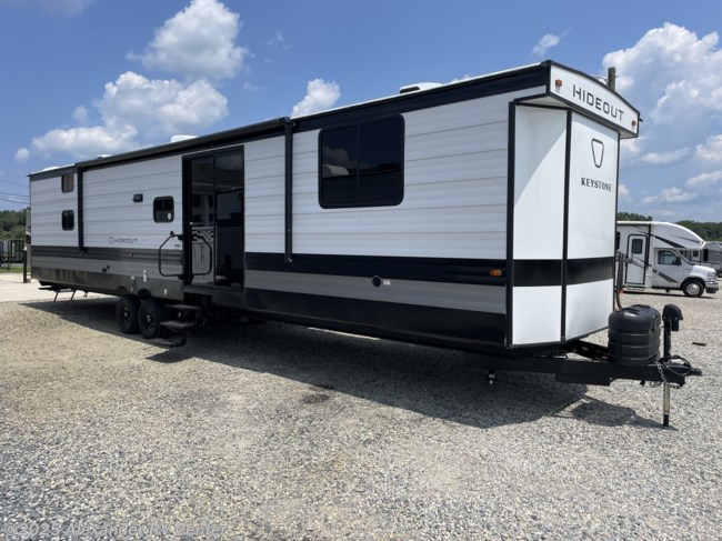 2026 Keystone Hideout 38DBD **KING & QUEEN BED**