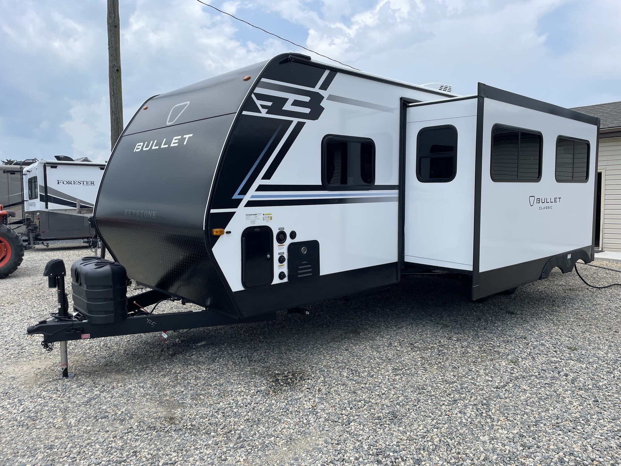 2026 Keystone Bullet Classic 26BHG - New Travel Trailer For Sale by Alexander RV & Trailer Center in Clayton, Delaware features LP Detector, Stabilizer Jacks, Spare Tire Kit, Shower, Pass Thru Storage