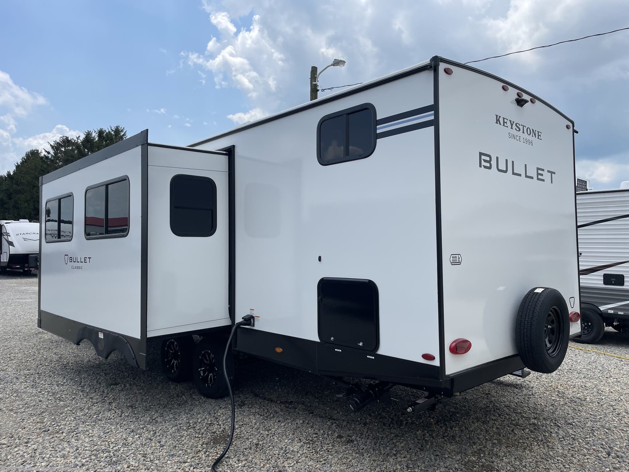 2026 Bullet Classic 26BHG by Keystone from Alexander RV & Trailer Center in Clayton, Delaware