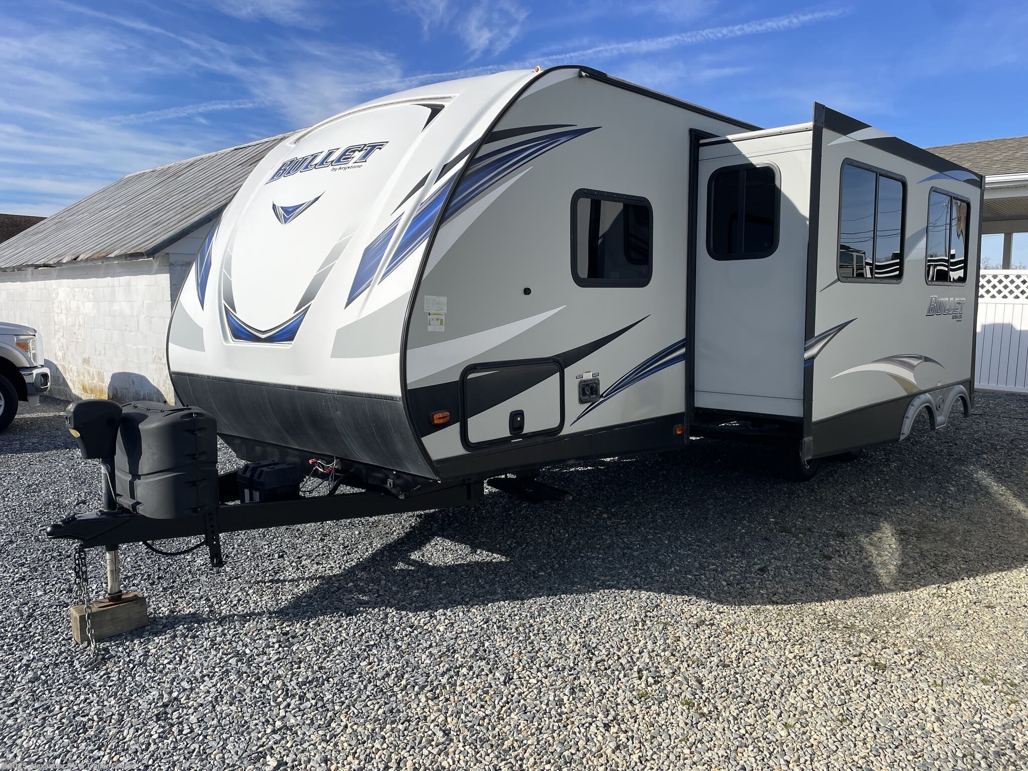 2019 Keystone Bullet 272BHS - Used Travel Trailer For Sale by Alexander RV & Trailer Center in Clayton, Delaware features Alloy Wheels, Backup Monitor, Spare Tire Kit, Solar Prep, Microwave