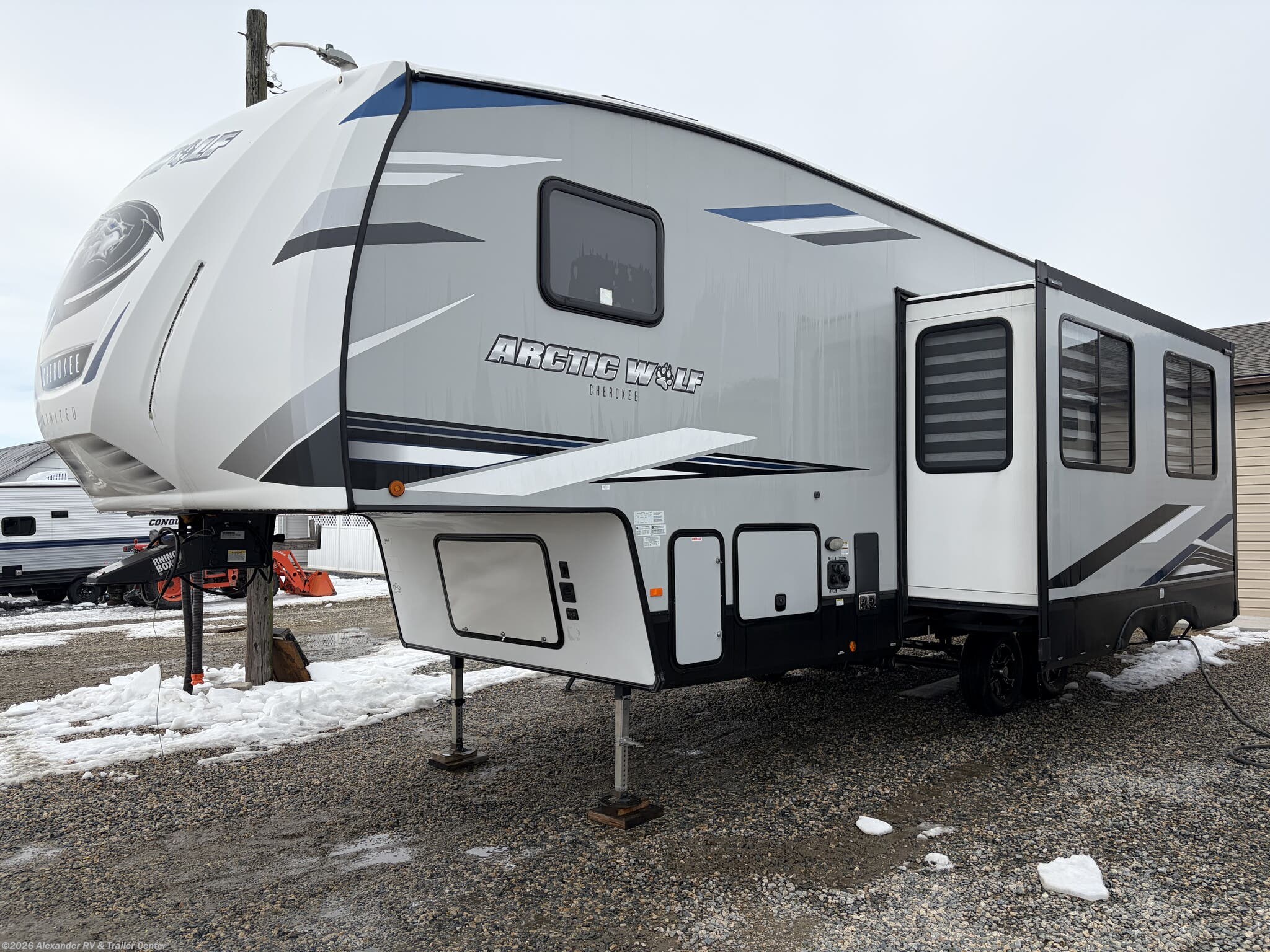 2021 Forest River Cherokee Arctic Wolf 287BH - Used Fifth Wheel For Sale by Alexander RV & Trailer Center in Clayton, Delaware features Propane, Power Awning, Roof Vent, Refrigerator (12V), Shower