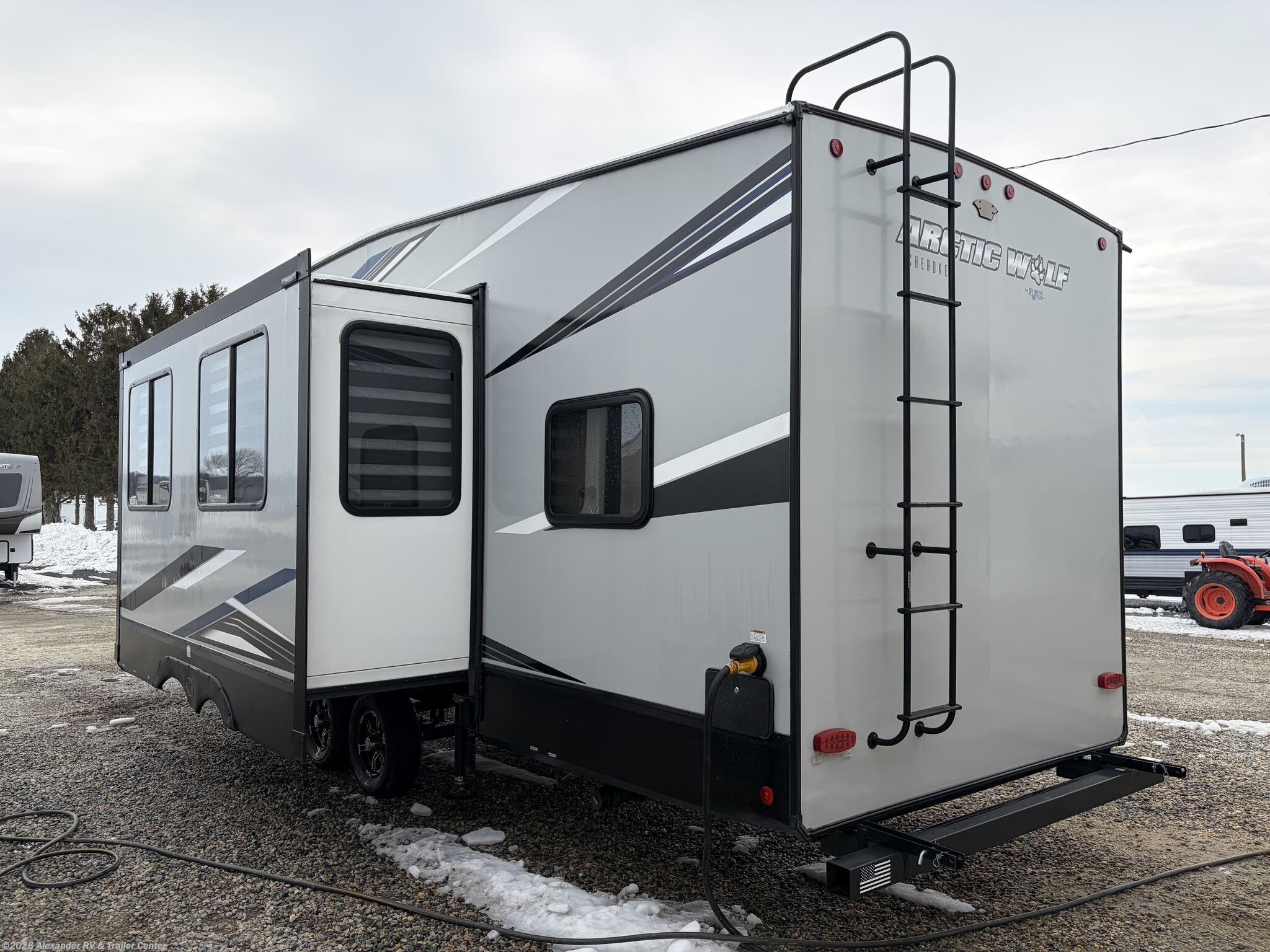 2021 Cherokee Arctic Wolf 287BH by Forest River from Alexander RV & Trailer Center in Clayton, Delaware
