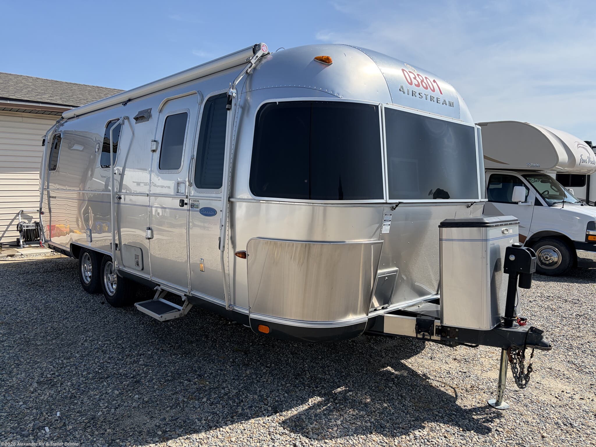 2004 Airstream Classic 25' - Used Travel Trailer For Sale by Alexander RV & Trailer Center in Clayton, Delaware features CO Detector, Enclosed Underbelly, Self Contained, Queen Bed, Oven