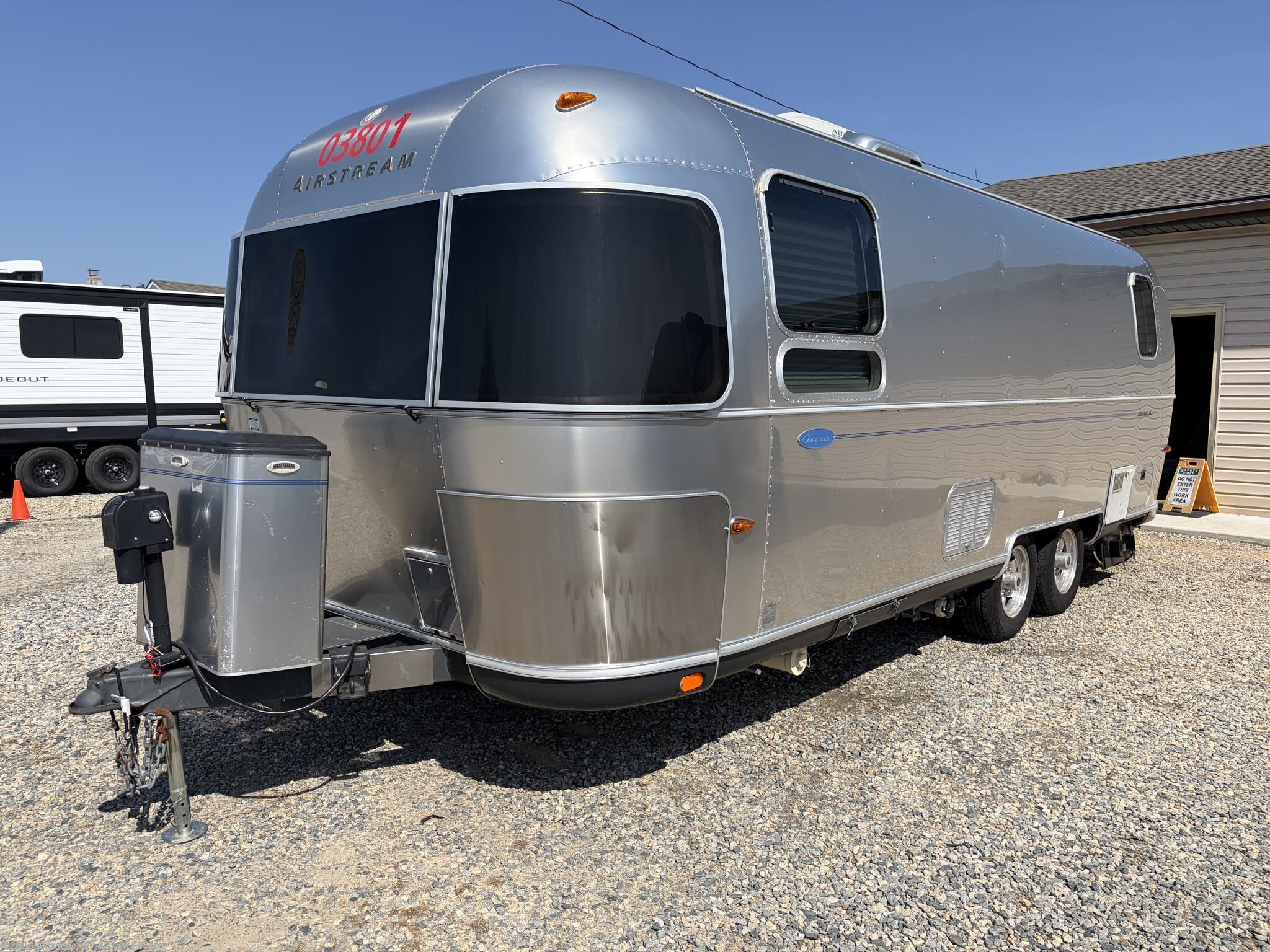 2004 Classic 25' by Airstream from Alexander RV & Trailer Center in Clayton, Delaware