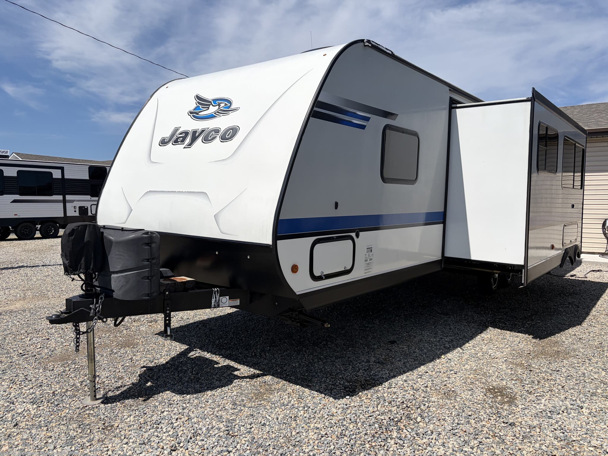 2019 Jayco Jay Feather 29QB - Used Travel Trailer For Sale by Alexander RV & Trailer Center in Clayton, Delaware features Diamond Shield Paint Protection Film, Bunk Beds, Stabilizer Jacks, Power Roof Vent, Slideout