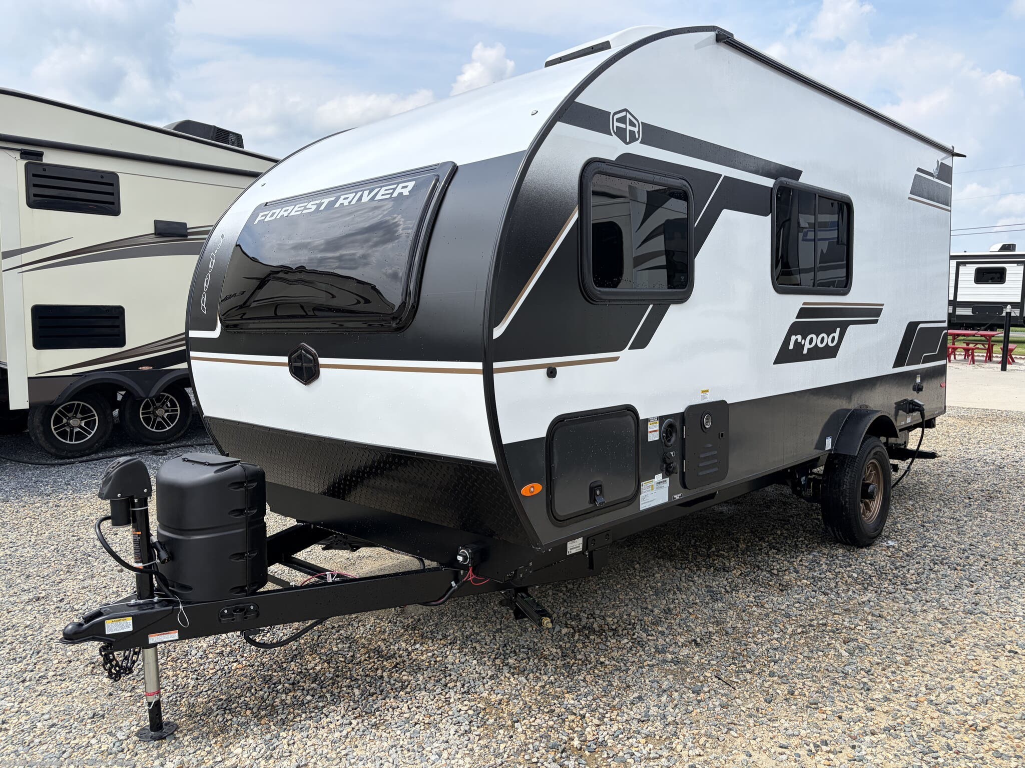 2027 Forest River R-Pod RP-194 - New Travel Trailer For Sale by Alexander RV & Trailer Center in Clayton, Delaware features Stove, Azdel Composite Panels, Convection Microwave, Alloy Wheels, Outside Entertainment Center