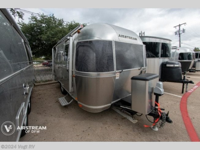 Used 2018 Airstream Tommy Bahama 19CB available in Fort Worth, Texas