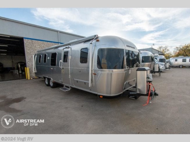 Used 2020 Airstream Classic 33FB Twin available in Fort Worth, Texas
