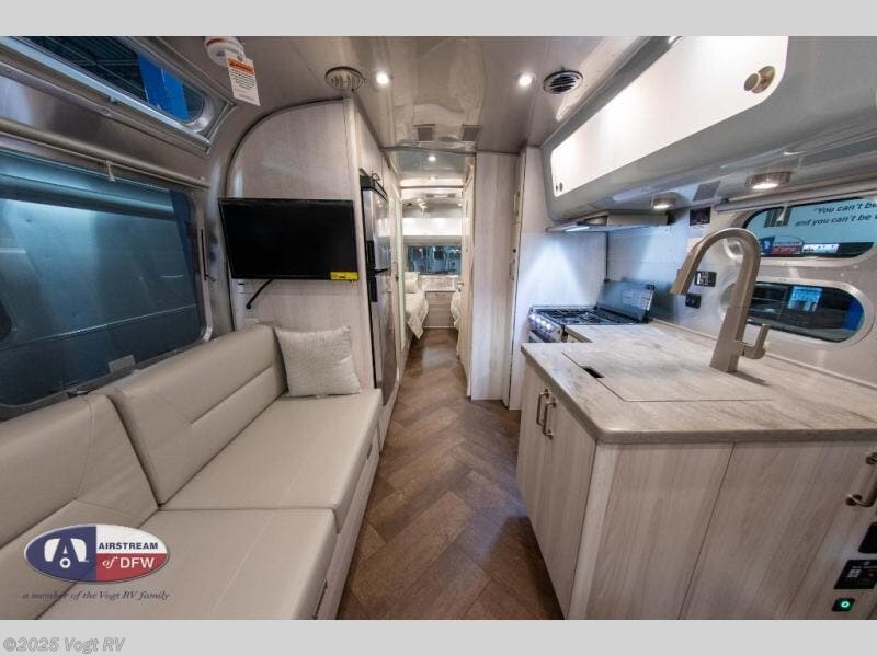 2023 Airstream International 25FB Twin RV for Sale in Fort Worth, TX